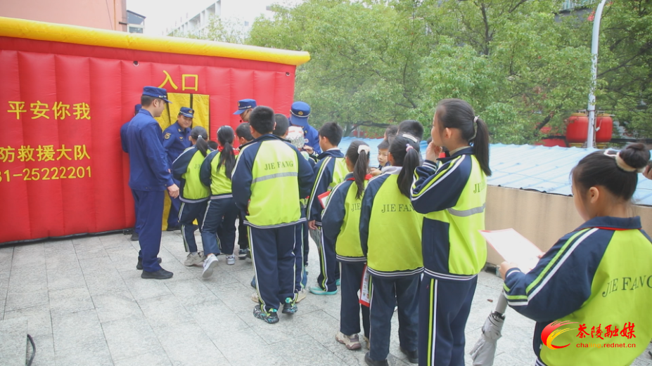 005rvU7J2XUA.bmp 005rvU7J2XUA.bmp