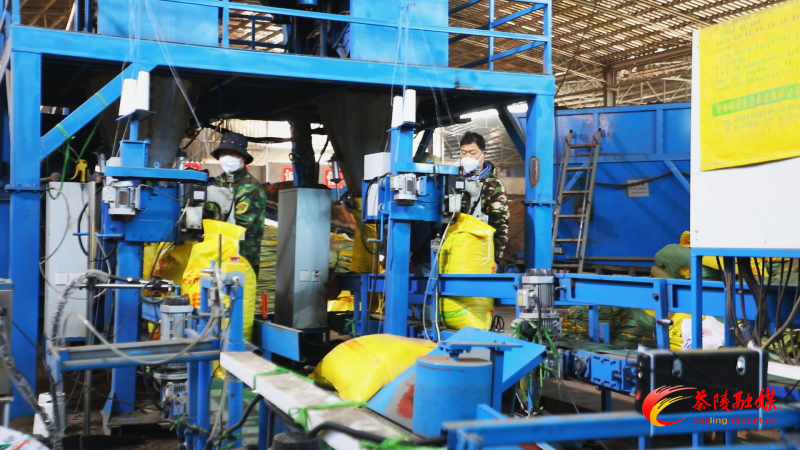 Still0318_00000.png Still0318_00000.png