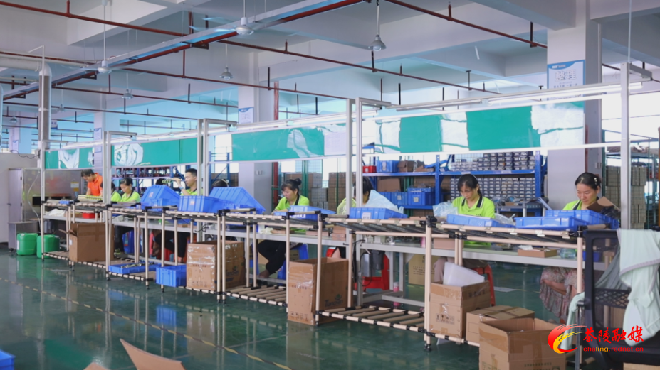 5SSKJooeDyYA.bmp 5SSKJooeDyYA.bmp